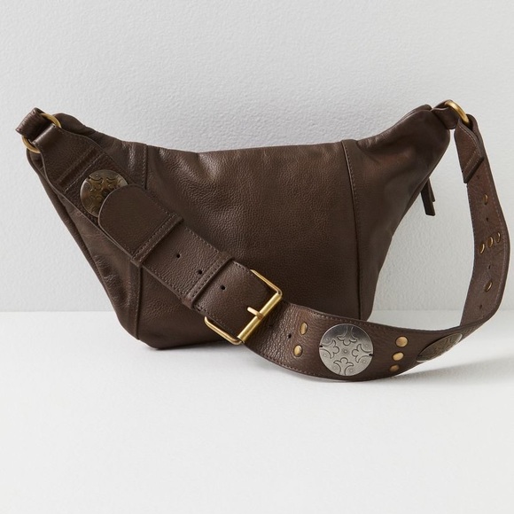 Leather free people bum bag. Color dark roast. Brand new with tags on. - Picture 3 of 6